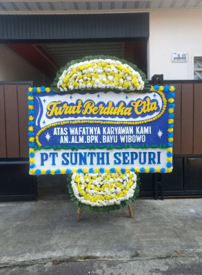 Papan Bunga Duka di Ganjar Agung