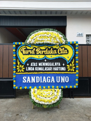Papan Bunga Duka di Ganjar Agung