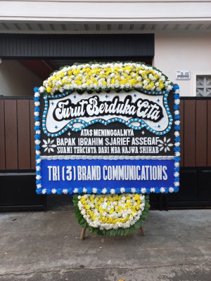 Papan Bunga Duka di Ganjar Agung